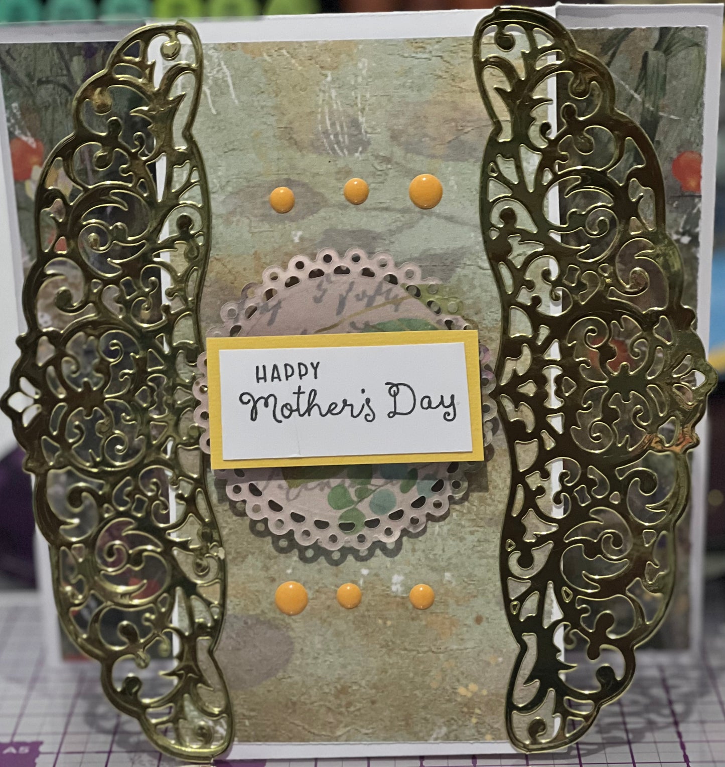 Cards:  Mother's Day:  Gold Flanks