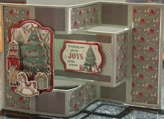 Cards:  Christmas:  Nutcracker & Other Gifts Concertina